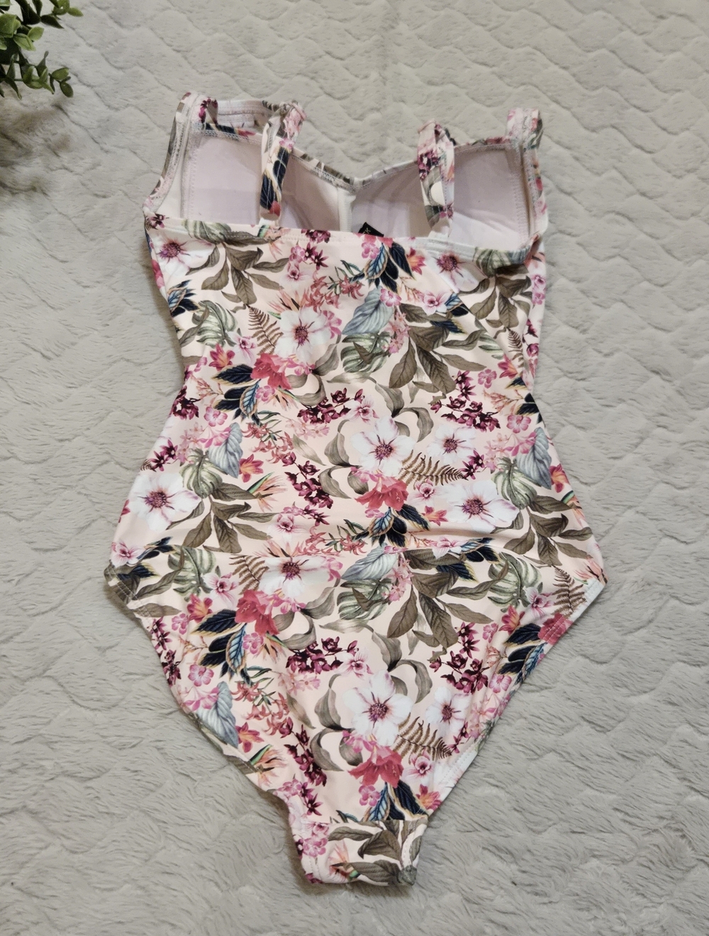 Nip Tuck Pink Romantic Floral Ruched One-Piece Swimsuit, Size 4 - Picture 7 of 9